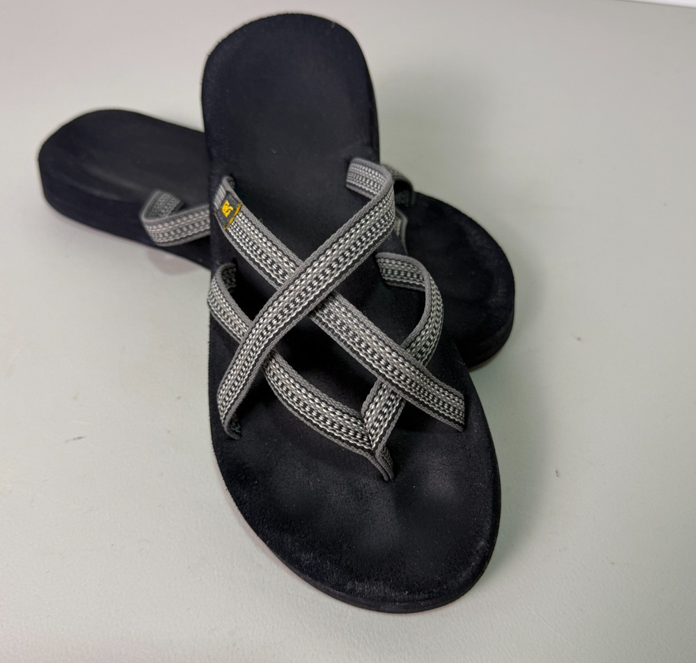 Teva Sandals Womens 7 Olowahu Slip On Comfort Flip Flops 6840